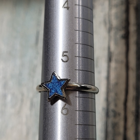 Five Fashion Rings. - Picture 6 of 11